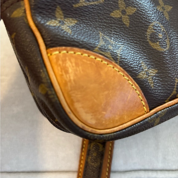 Louis Vuitton Amazon Monogram Messenger Bag - Black and Brown - Picture 9 of 13